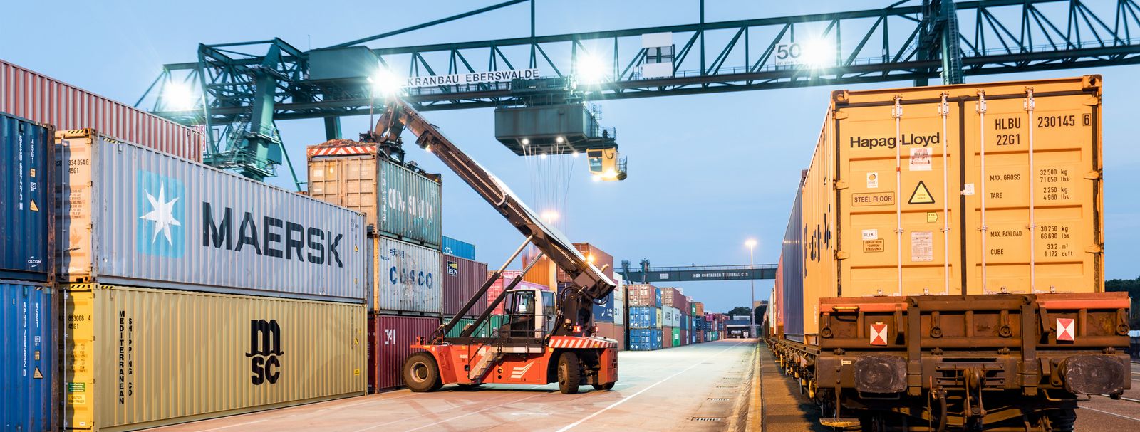 Containerlogistik im Hafen Köln-Niehl